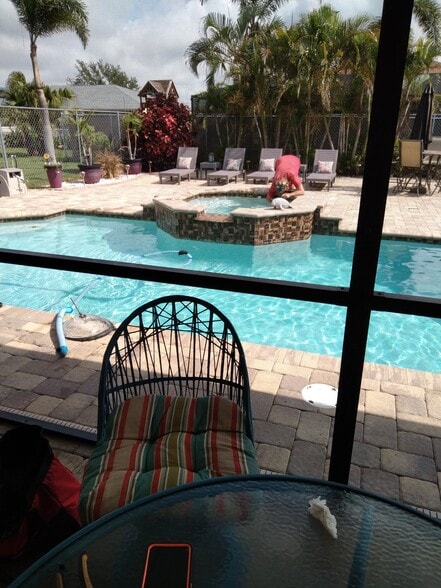 Building Photo - 1405 SE 14th Terrace