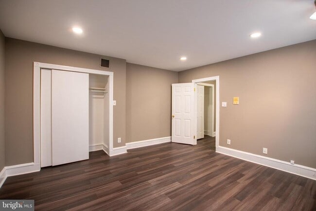 Building Photo - 919 Pine St