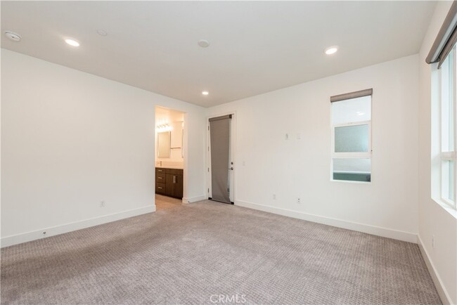 Building Photo - 2768 Wright Ln