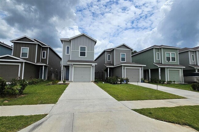Primary Photo - 21575 Carosella Dr