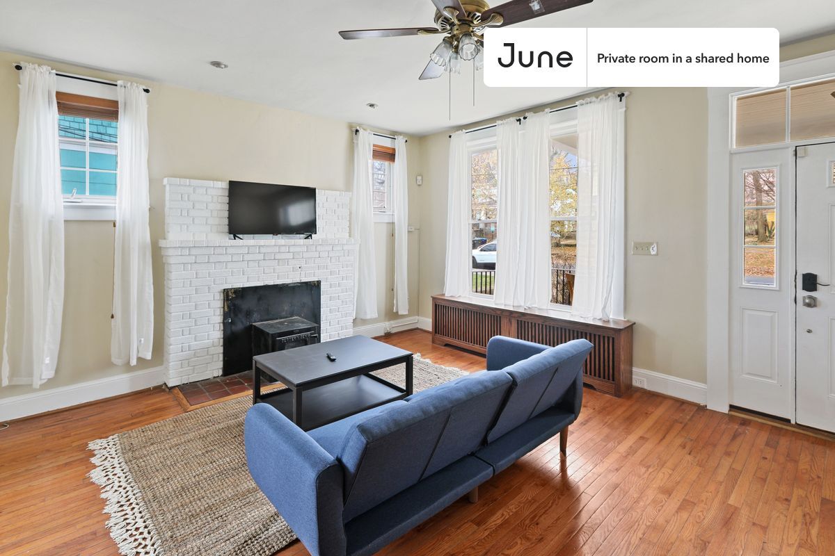 Building Photo - Room in Shared 5 bed/3 bath home in Brookland