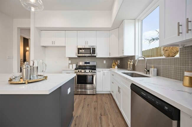 Building Photo - 3504 Caplin St