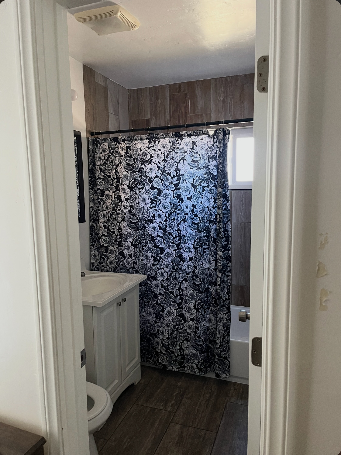 Bathroom - 2444 Commercial St