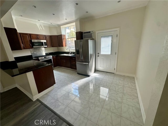 Building Photo - 1760 N Las Palmas Ave