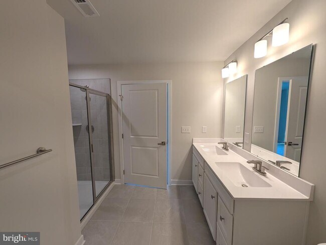 Building Photo - 114 RED LION Ct