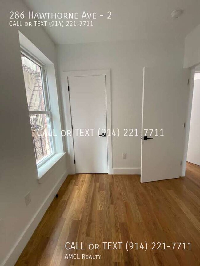 Building Photo - 286 Hawthorne Ave