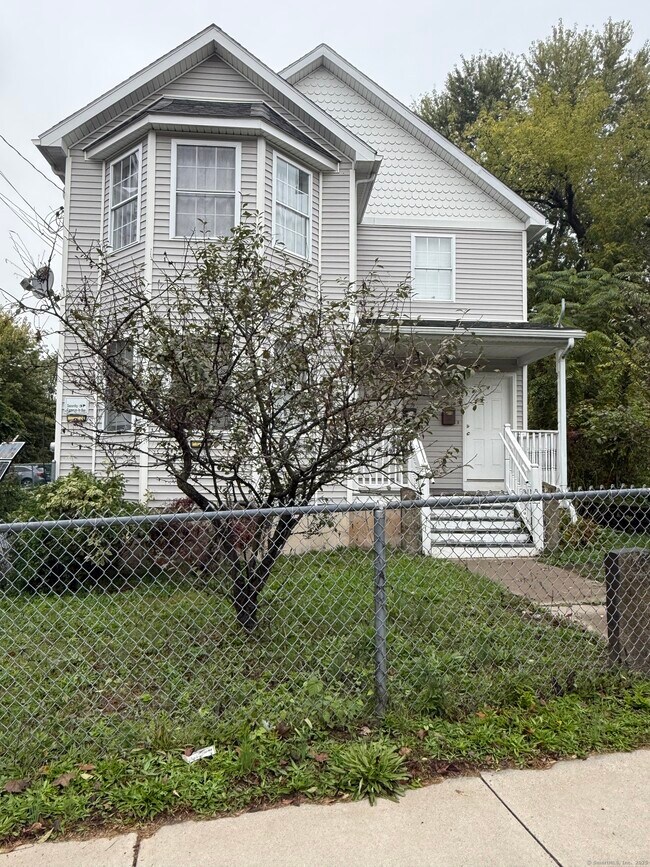 Building Photo - 12-14 Harbison Ave