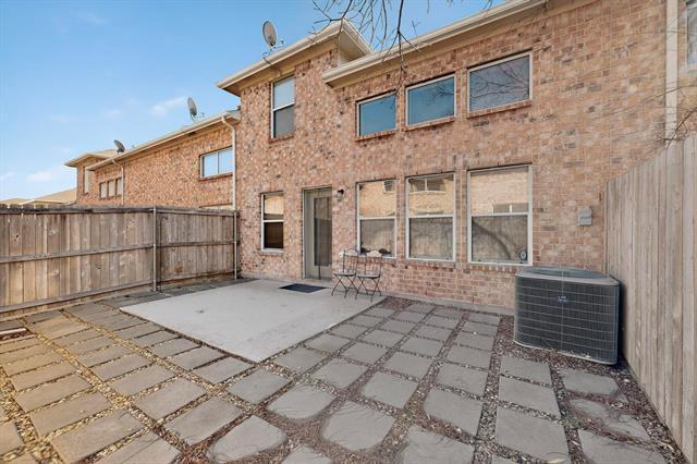 Building Photo - 10276 Darkwood Dr