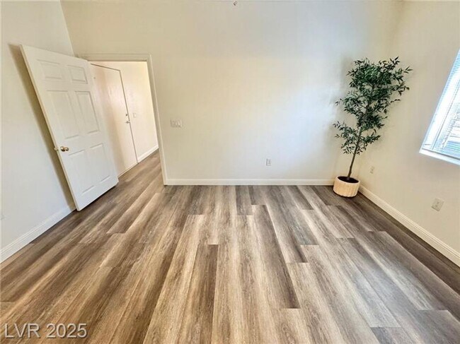 Building Photo - Well-maintained condo located in a convenient Southwest Las Vegas community. Attached 2 car garage.