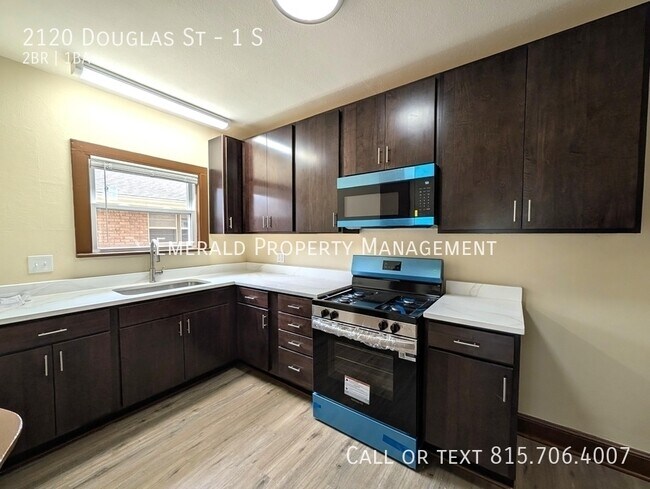 Building Photo - 2120 Douglas St