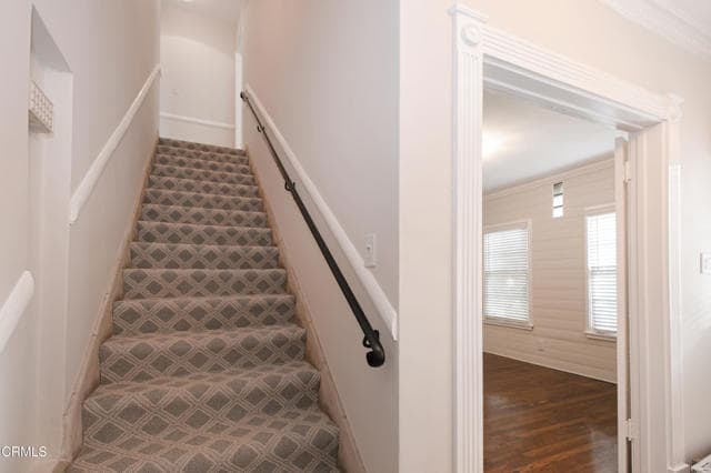 Building Photo - 1726 N Vista St