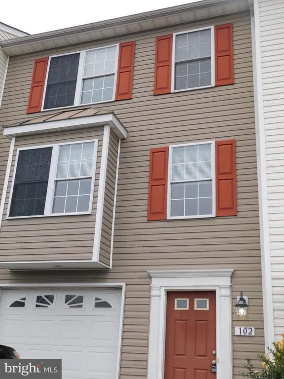 Primary Photo - 102 Zephyr Ln