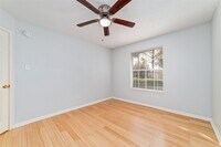 Building Photo - 19910 Cresent Creek Dr