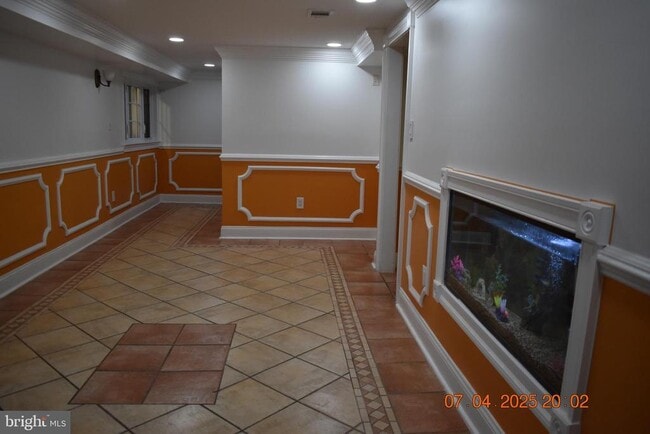 Building Photo - 6308 Joslyn Pl