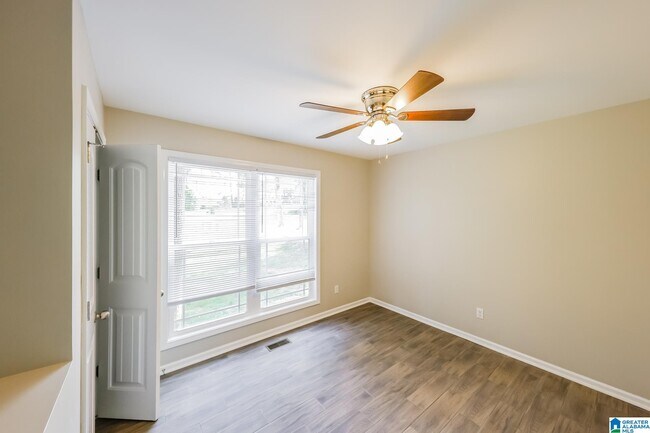 Building Photo - 3757 Graves Gap Rd