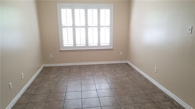 Building Photo - 11712 Larch Valley Dr