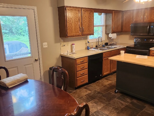 Building Photo - 3181 Thornapple Dr