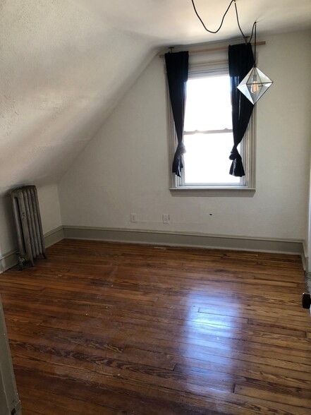 Building Photo - 120 Greenwood Ave