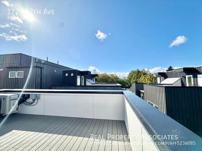 Building Photo - 1723 17th Ave