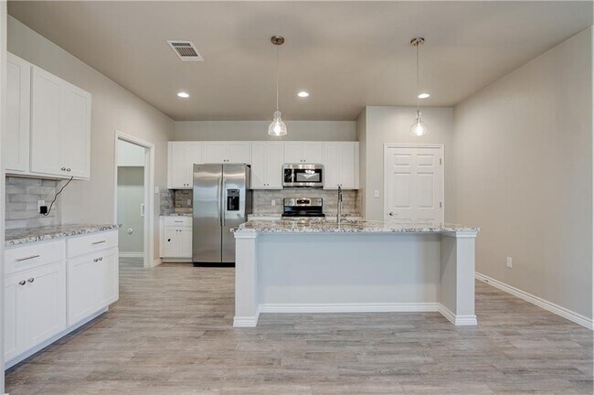 Building Photo - 381 County Rd 306