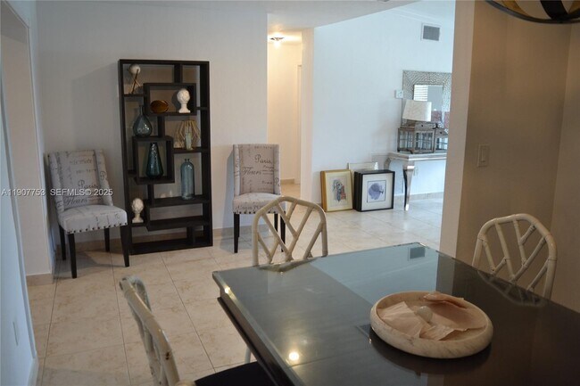 Building Photo - 3221 SW 93rd Pl