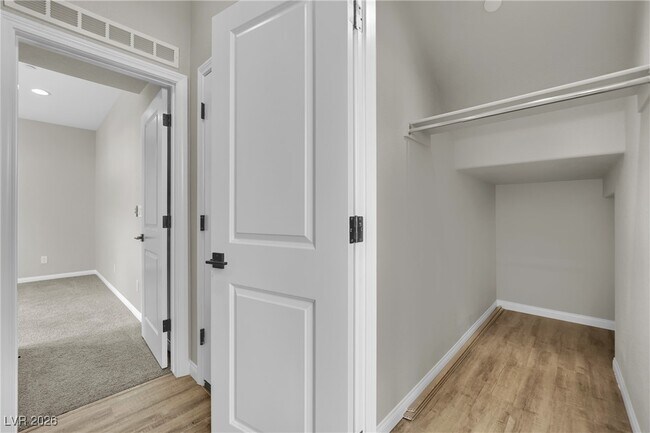 Building Photo - 1749 S Desert Foothills Dr