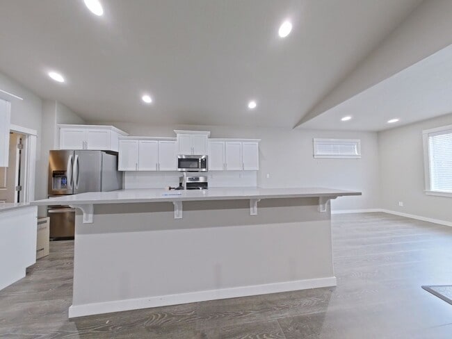 Building Photo - Modern 3 Bedroom House ~ NW Albany ~ Dog F...