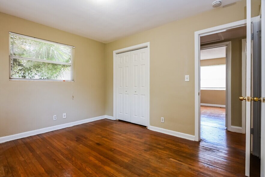 Building Photo - 2615 Ligustrum Rd