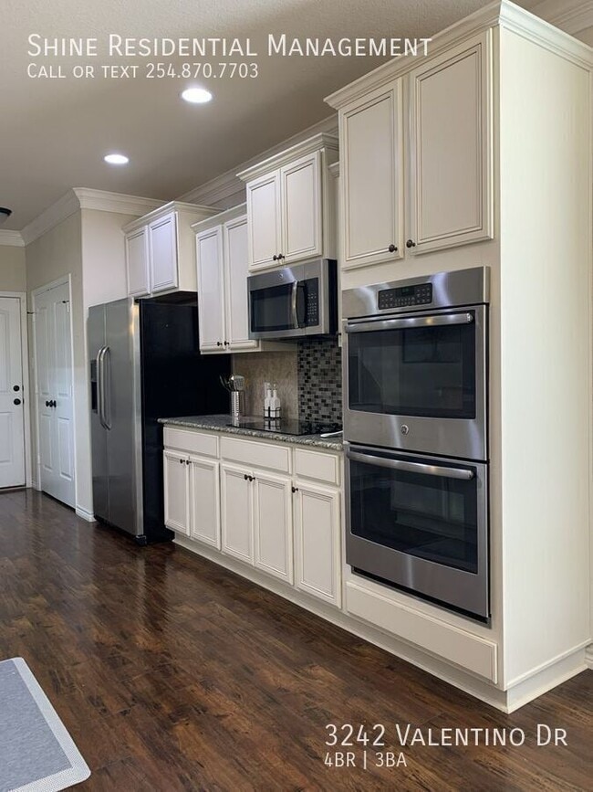 Building Photo - 3242 Valentino Dr