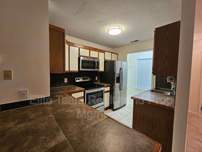 Building Photo - 802 Selwyn Oaks Ct