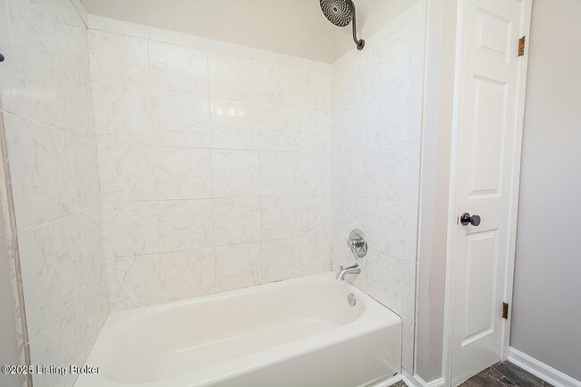 Building Photo - 6305 Leisure Ln