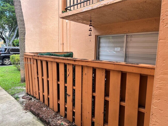Building Photo - 7200 Fairway Dr