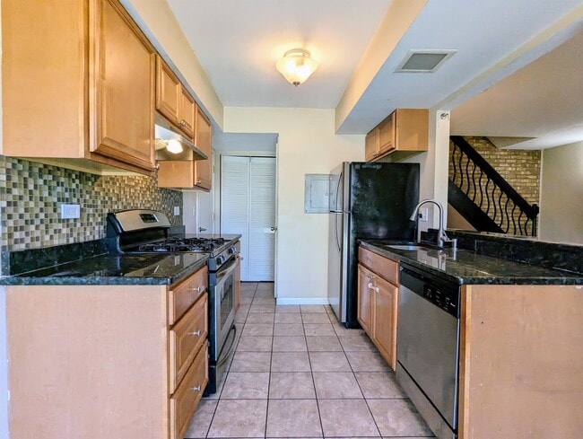 Building Photo - 334 Marcia Ct