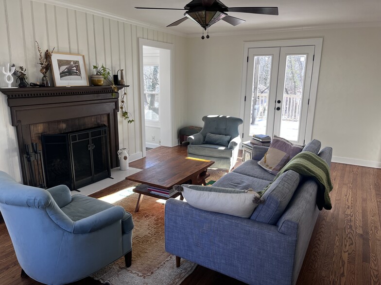 Living room with access to the back deck - 2716 Keystone Ave