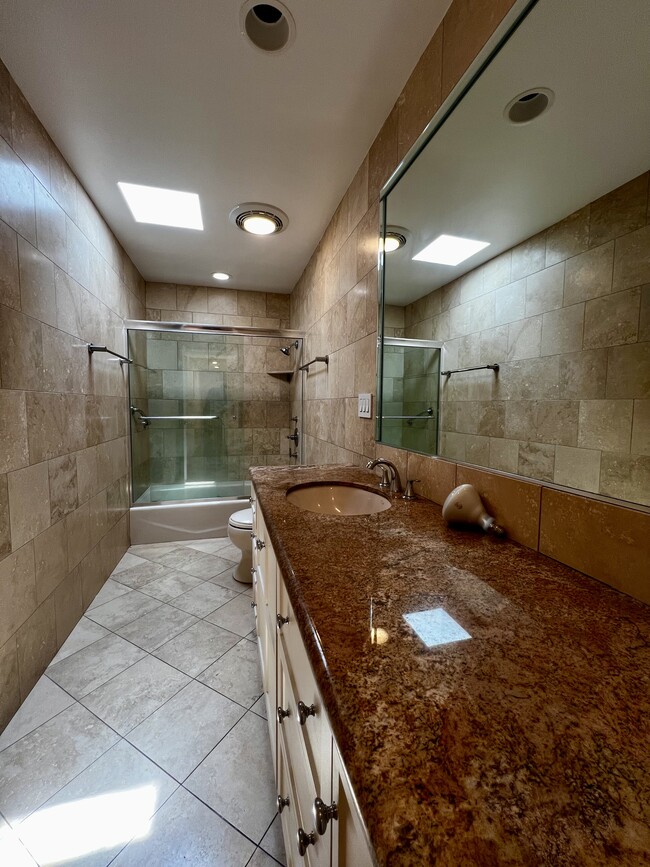 Building Photo - 7505 Hampton Ave