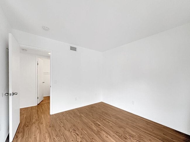 Building Photo - Incredible 2BD/2.5BA w/Ocean Views and Acr...