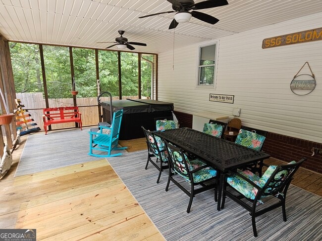 Building Photo - 15 Falcon Dr