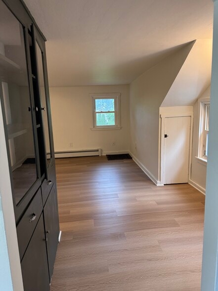 Building Photo - 829 Elmwood St