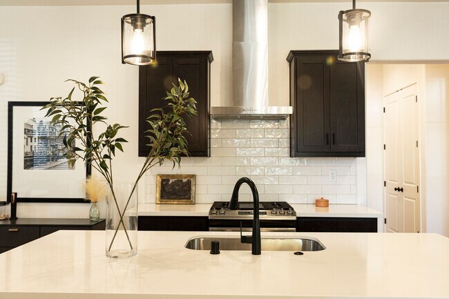 Building Photo - 3 bedroom | 2.5 bathroom | Crocker Village Single Family Home