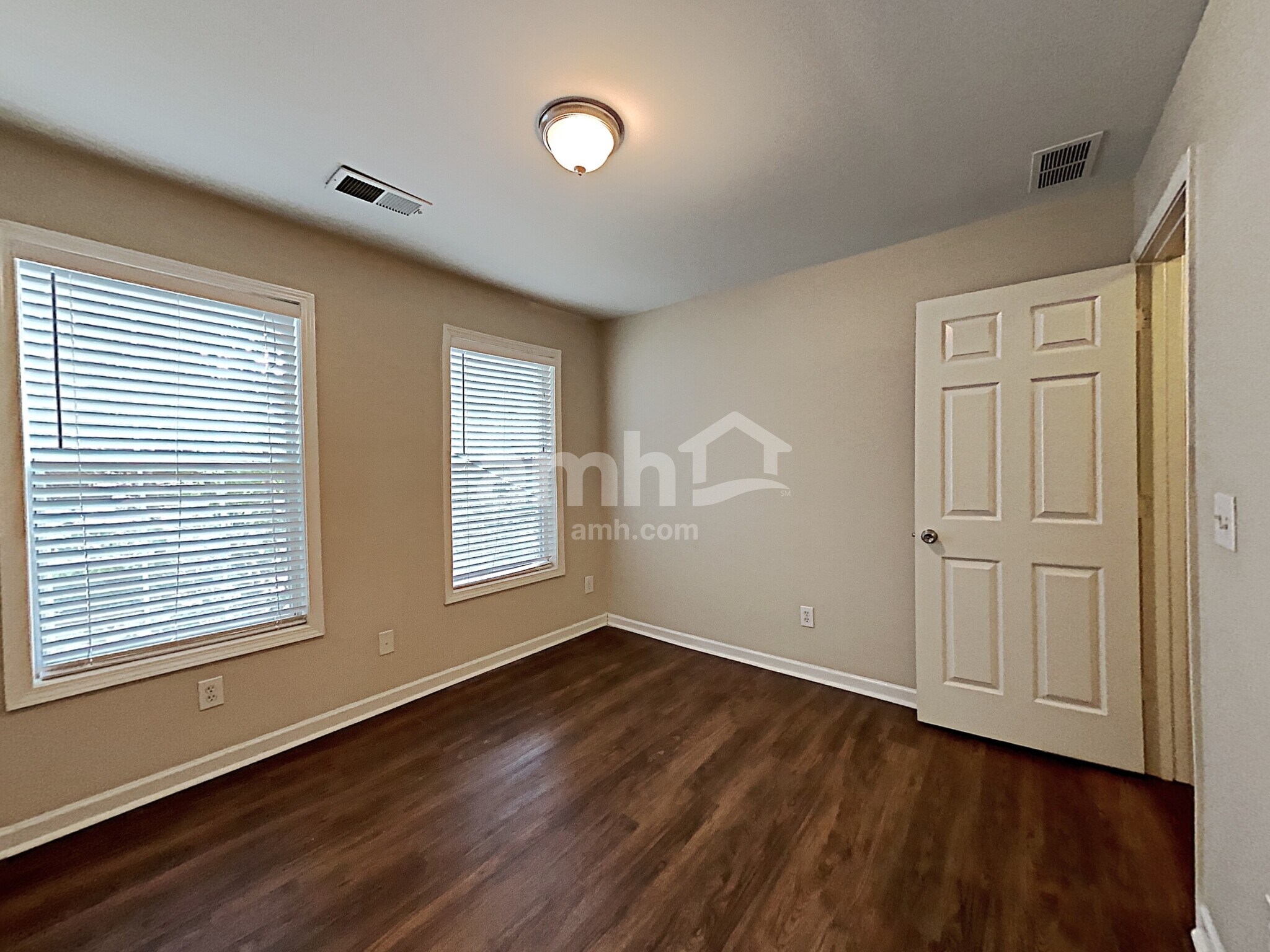 Building Photo - 2687 McGuire Dr NW