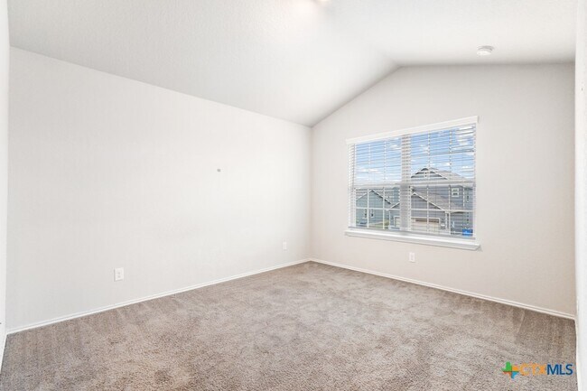 Building Photo - 2432 Ayers Dr
