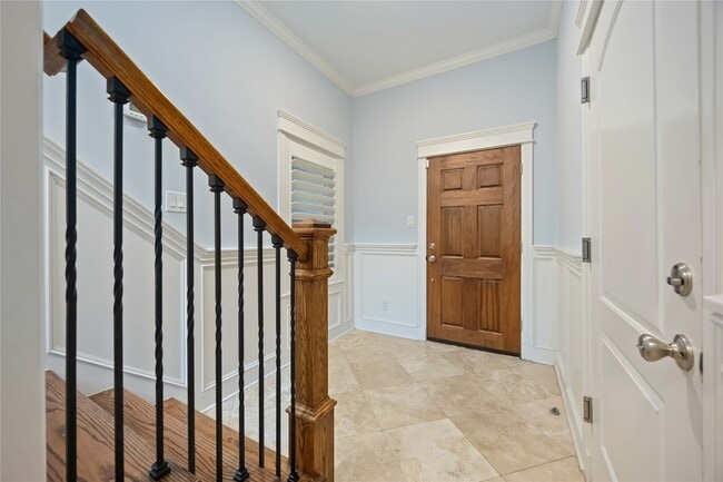 Building Photo - 609 Rutland St