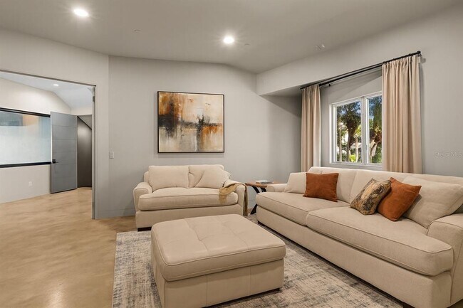 Building Photo - 621 Belle Isle Ave