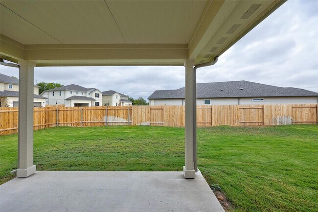 Building Photo - 201 Fairmeadow Downs Dr