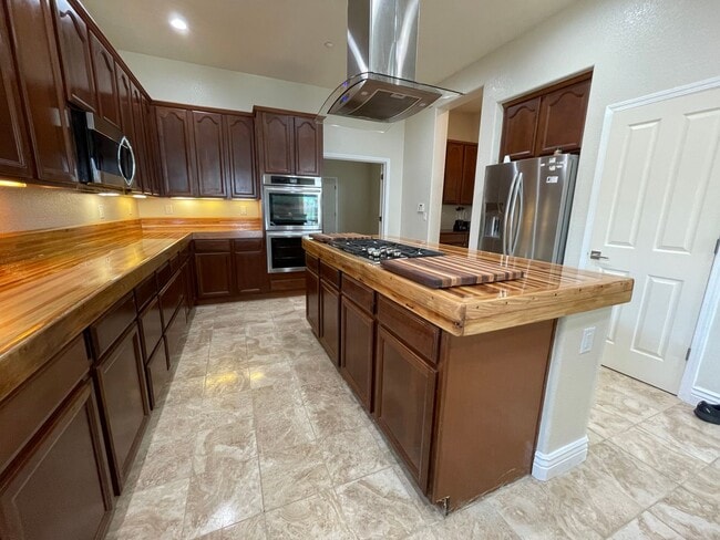 Building Photo - Where Luxury Meets the Skyline – Now Available