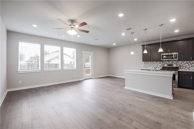 Building Photo - 17502c Bay Skipper Dr