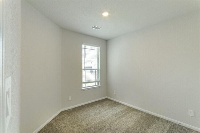 Building Photo - 14717 Pinion Ct