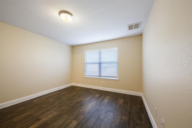 Building Photo - 3300 Etheredge Dr