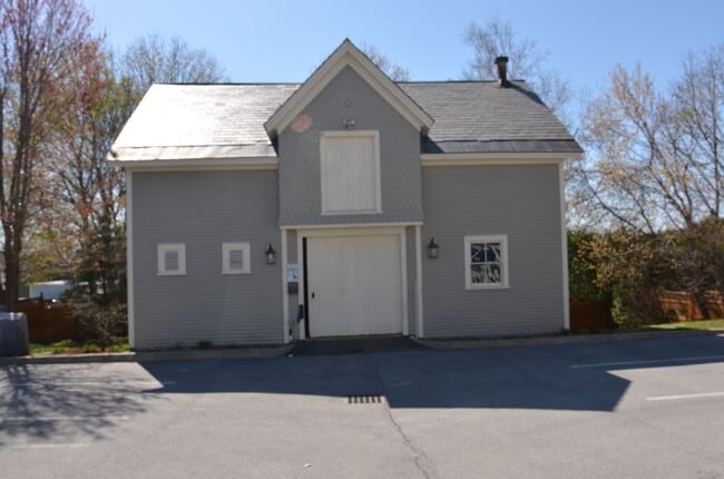 Building Photo - 81 S Williams St