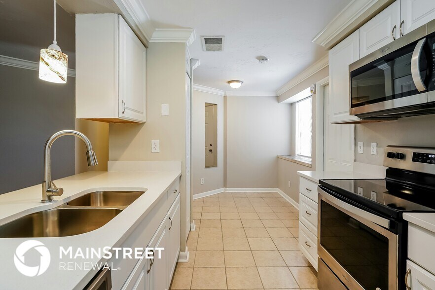 Building Photo - 17192 Phlox Dr